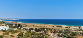 Spacious 3 bedroom apartment with seaview